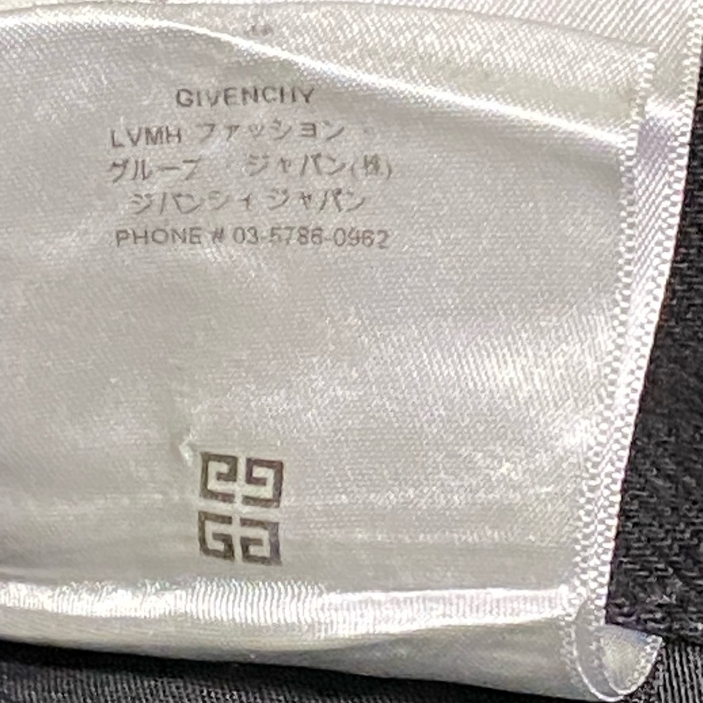 Givenchy - Picture 15 of 15
